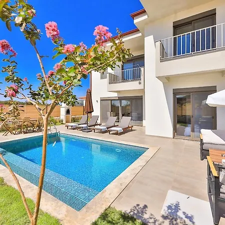 Heaven Villa *